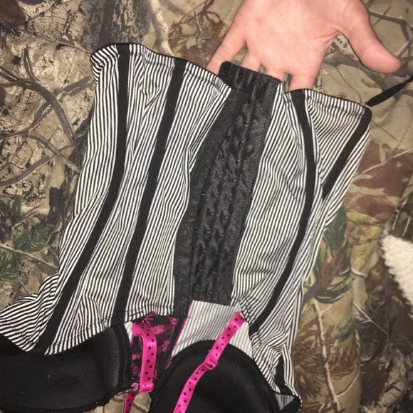 Playboy - Picture 4 of 4